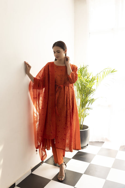 Women  Wearing Purple Chanderi Kurta Suit