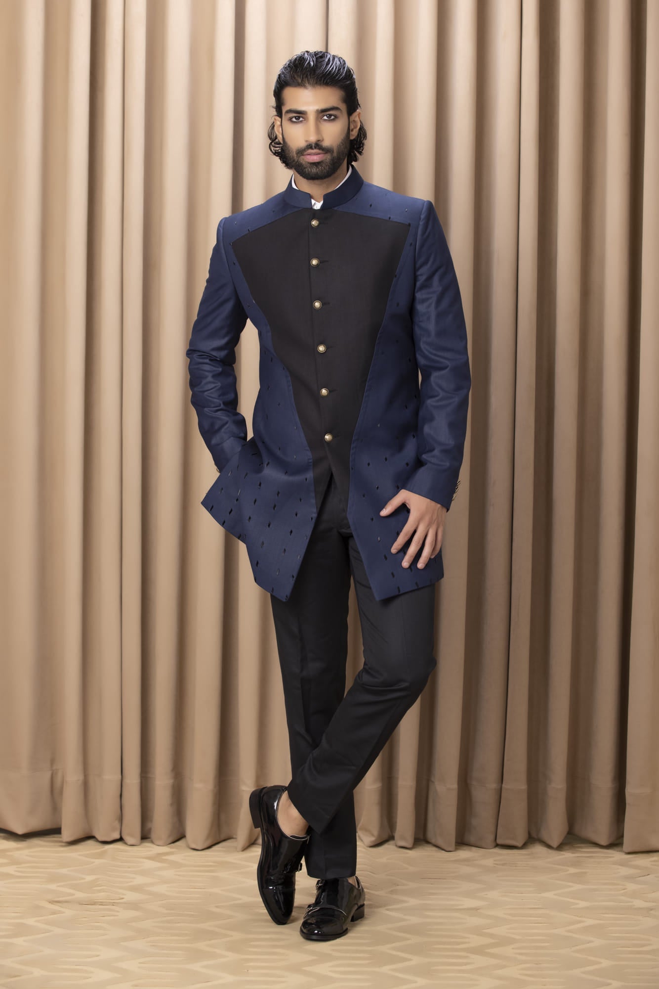 Mens Daniyal Navy Blue Suiting Suit Set