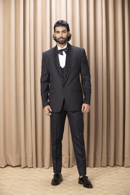 Men Wearing Black Tuxedo Set.