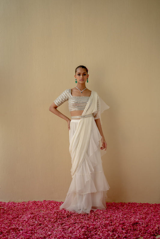 Women Wearing White Saree Set.