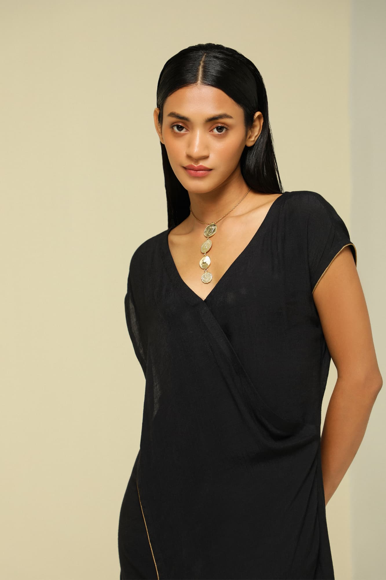 Womens Linen Crepe Fine Black Dress