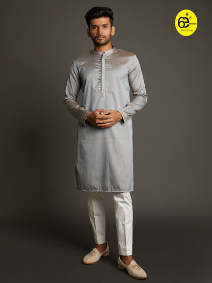 Men wearing Grey kurta