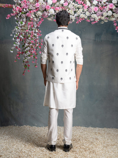 Men Bagh White Kurta Set