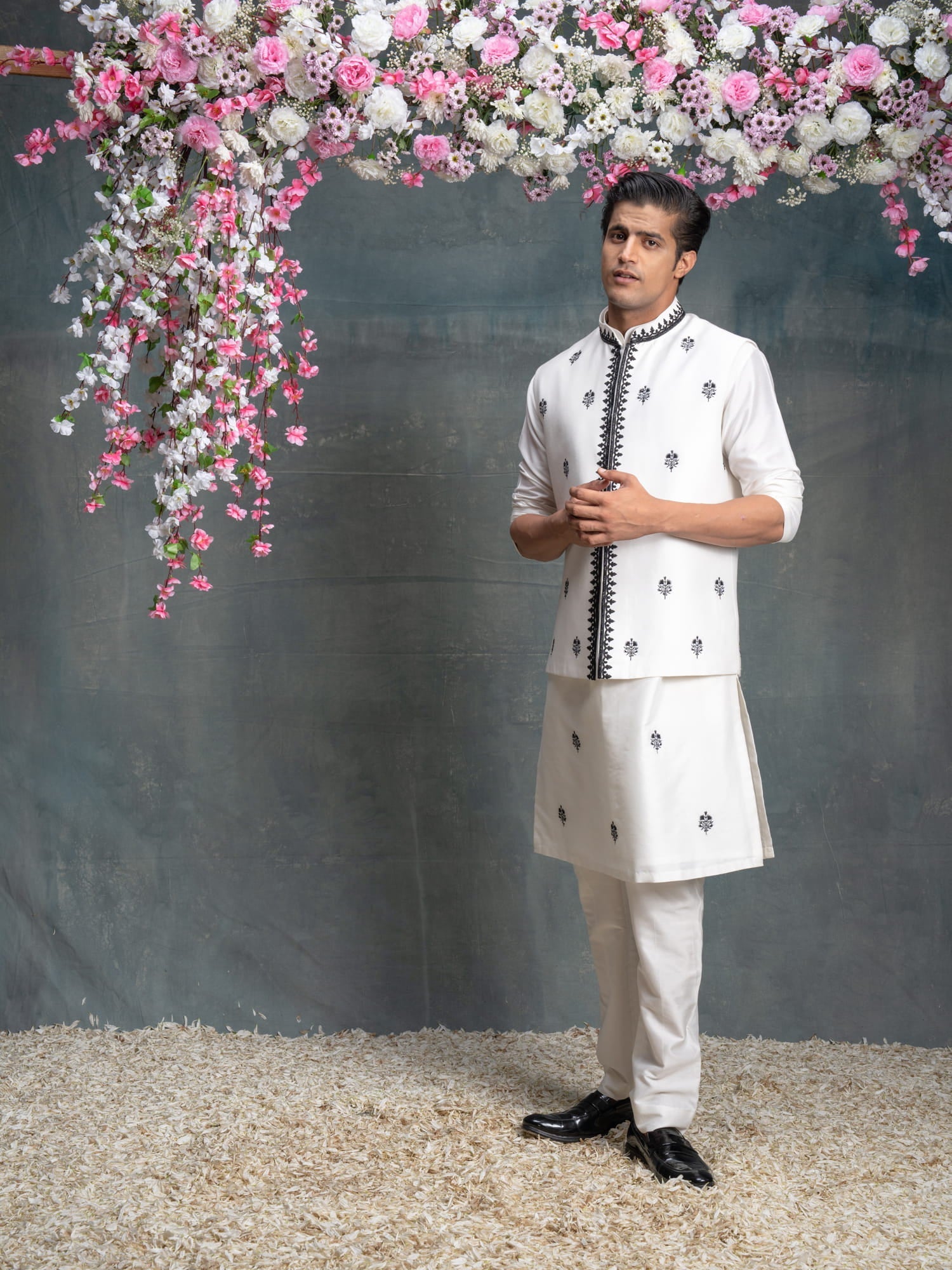 Men Wearing White Kurta Set.