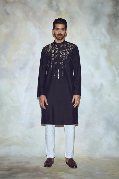 Men wearing Black Kurta