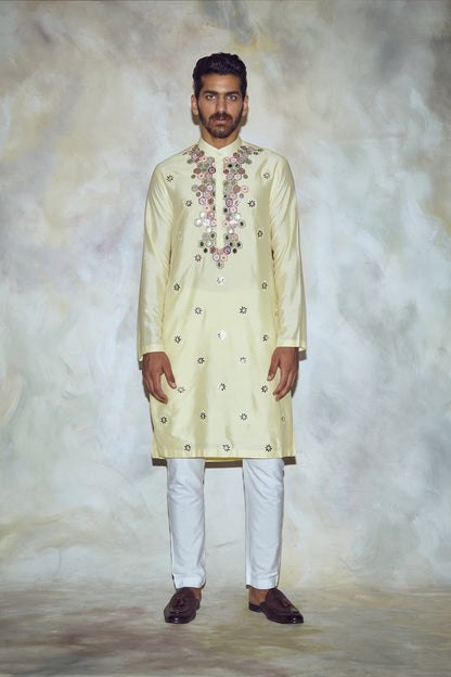 Men wearing Yellow Kurta