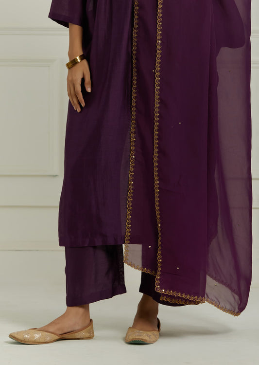 Women Wearing MTO Purple Chanderi Pant