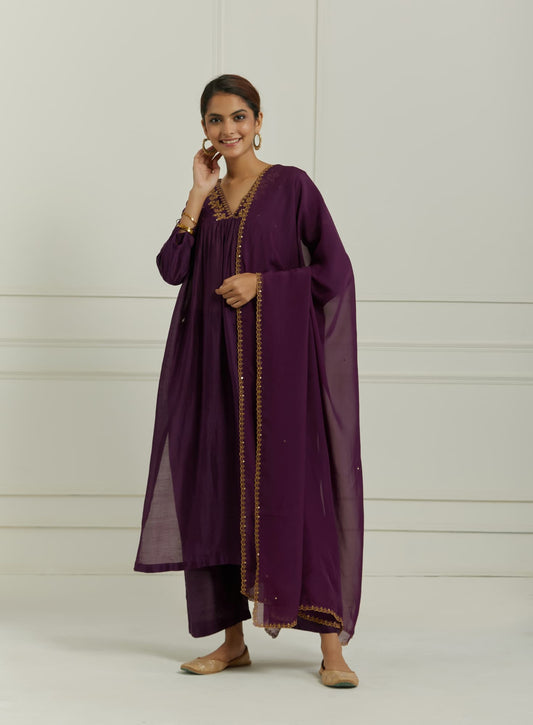 Women Wearing MTO Purple Chanderi Dupatta