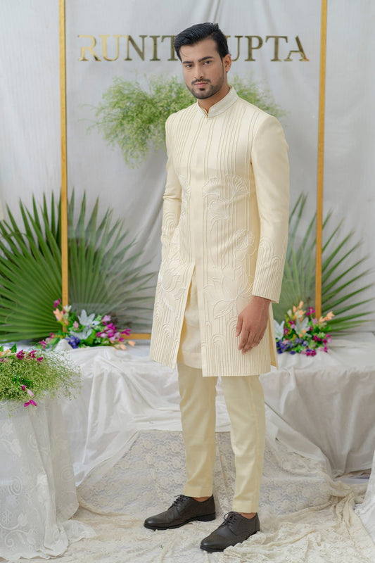 Men Wearing Peach Kurta.Set