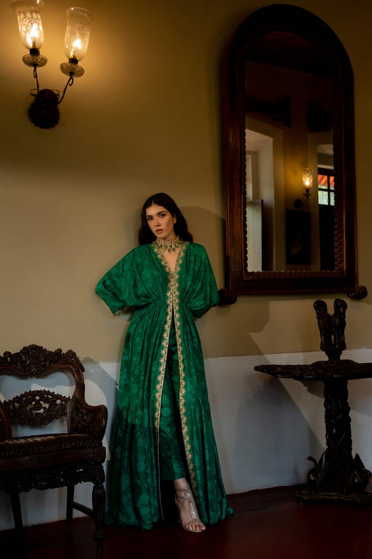 Women Wearing Green Kaftan With Pant