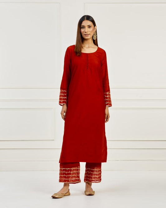 Women Wearing Red Kurta.